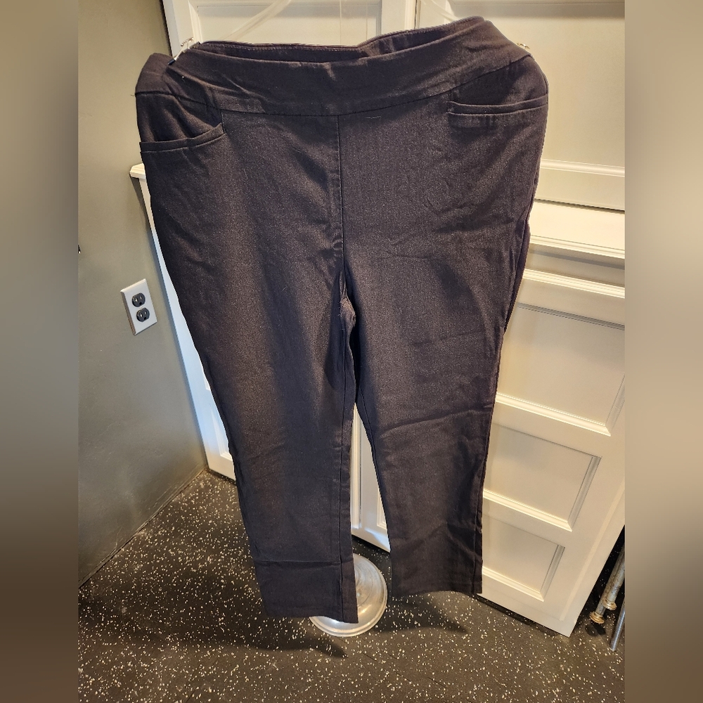 Size 1.5 Chico's Black Pants